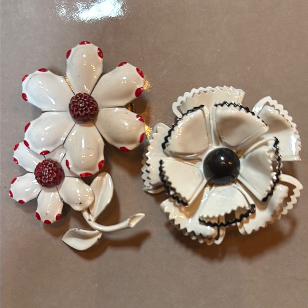 Vintage Floral Brooch Set in White and Red